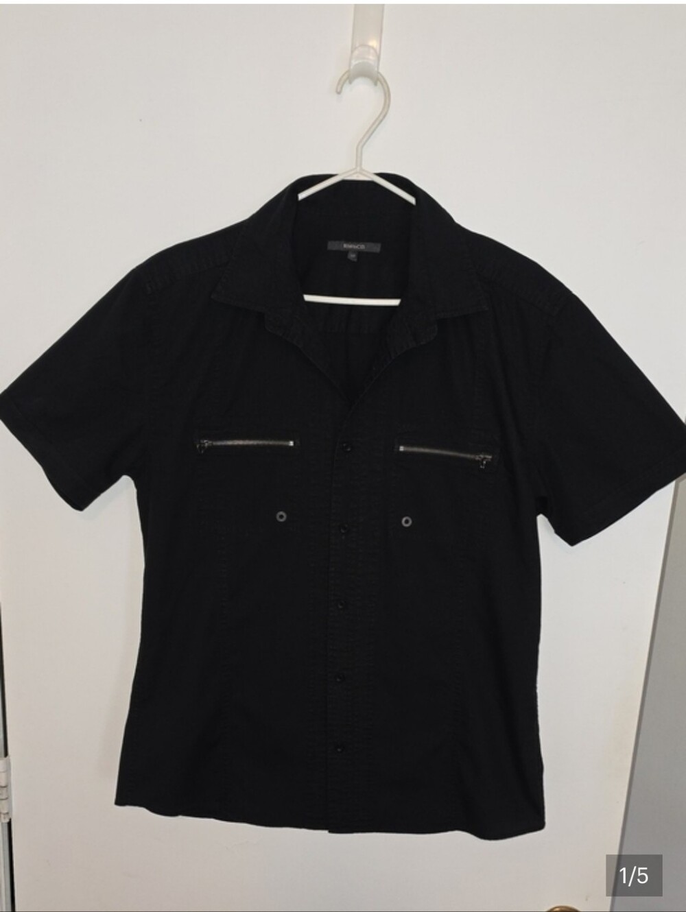 RW&CO. Men's Black Short-Sleeve Button-Down Shirt with Zip Chest Pockets - Picture 6 of 6